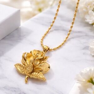 Rose Pendant Floral Necklace – 18k Gold Plated